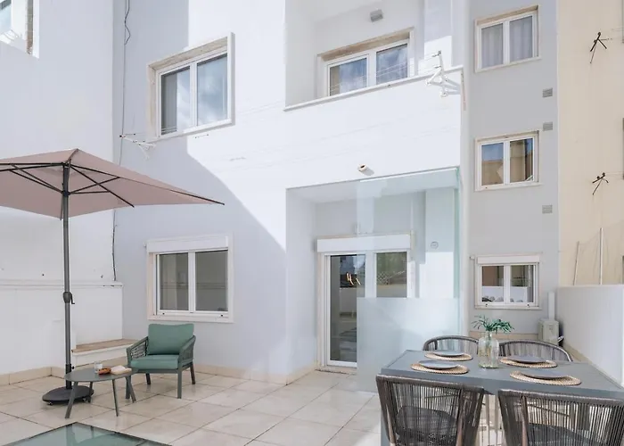 Alvares - 1 Bedroom And Terrace In Arroios ליסבון