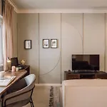 Alvares - 1 Bedroom And Terrace In Arroios شقة *